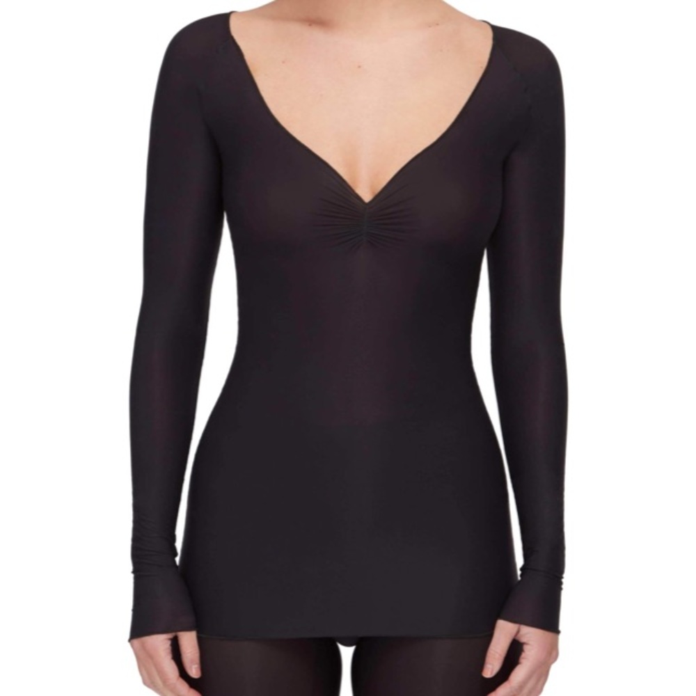 Luxeire V-neck long sleeve top